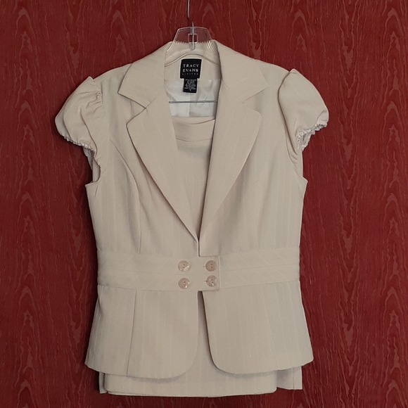 Tracy Evans Dresses & Skirts - TRACY EVANS 2 PIECE PEACH COLORED WOMEN'S SKIRT SET SIZE 7